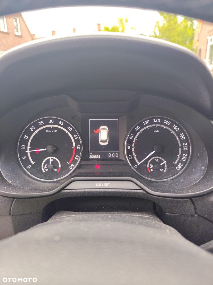 Skoda Octavia 2.0 TDI RS DSG - 12