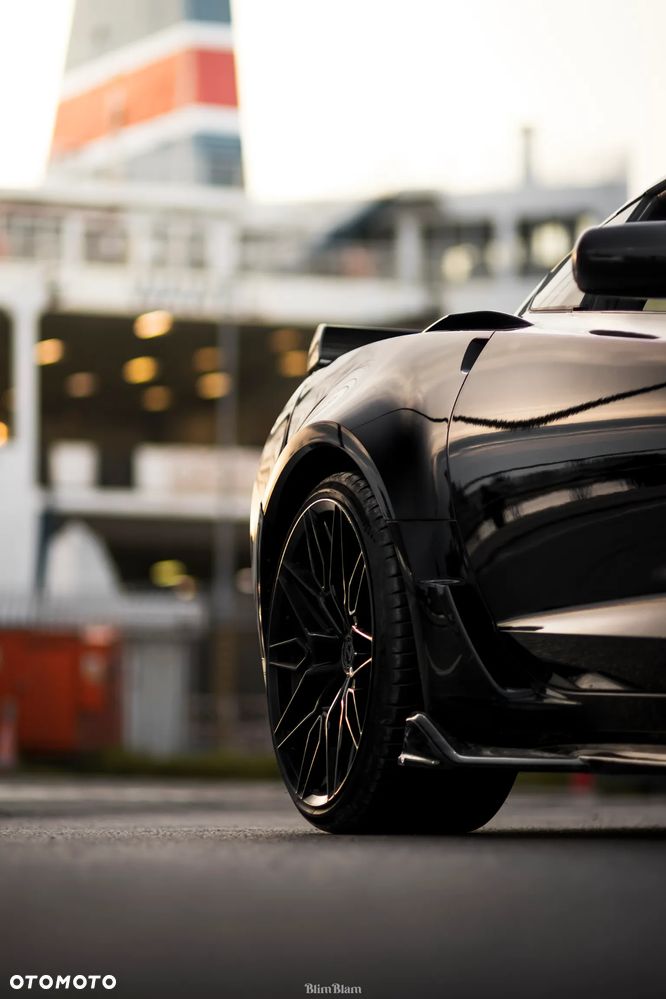 Chevrolet Corvette - 17