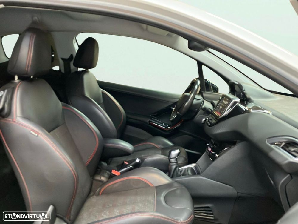 Peugeot 208 1.2 PureTech GT Line - 14