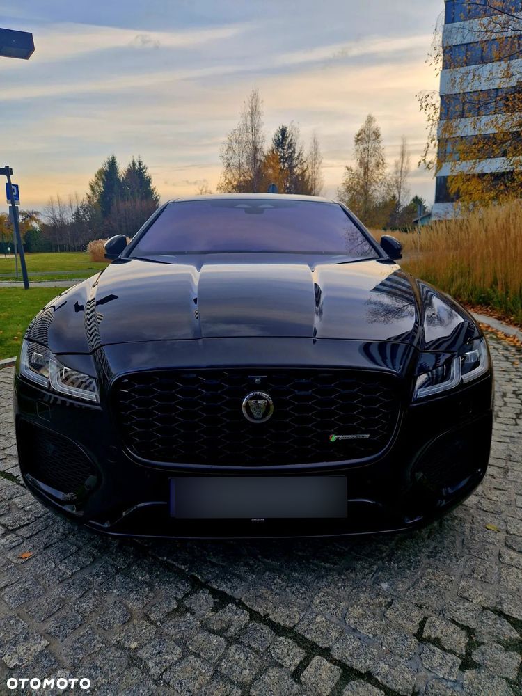 Jaguar XF P300 AWD R-Dynamic SE - 3