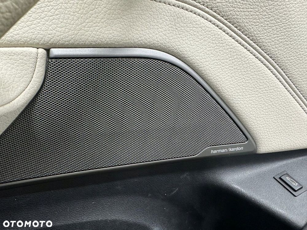 BMW 5 G30 ŚRODEK TAPICERKA FOTELE TUNEL KANAPA BOCZKI SKÓRA HARMAN KARDON - 7