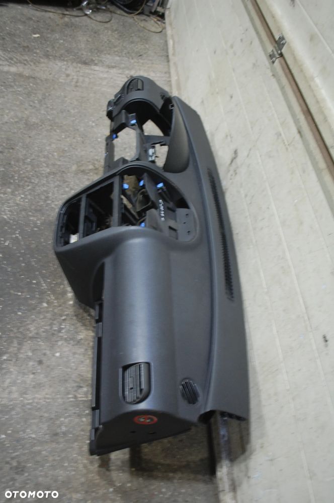 DESKA ROZDZIELCZA KOKPIT OPEL CORSA C - 2