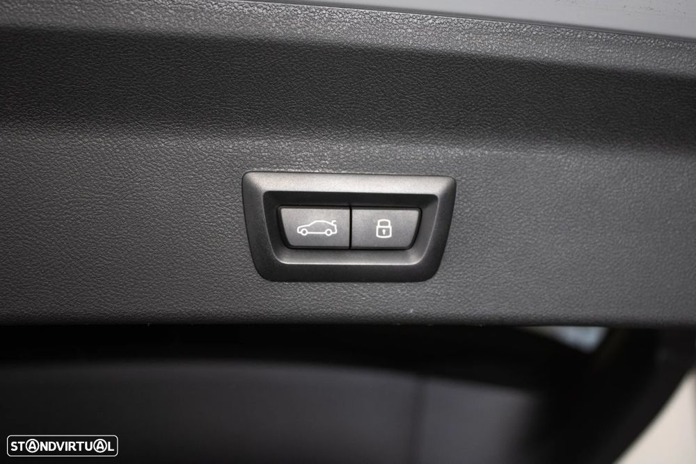 BMW iX3 M Sport Impressive - 40