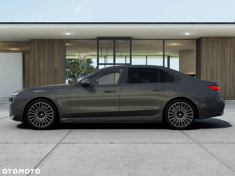 BMW Seria 7 750e PHEV xDrive M Sport sport - 2