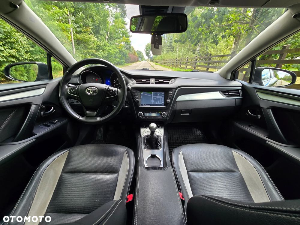 Toyota Avensis 2.0 D-4D Premium - 7