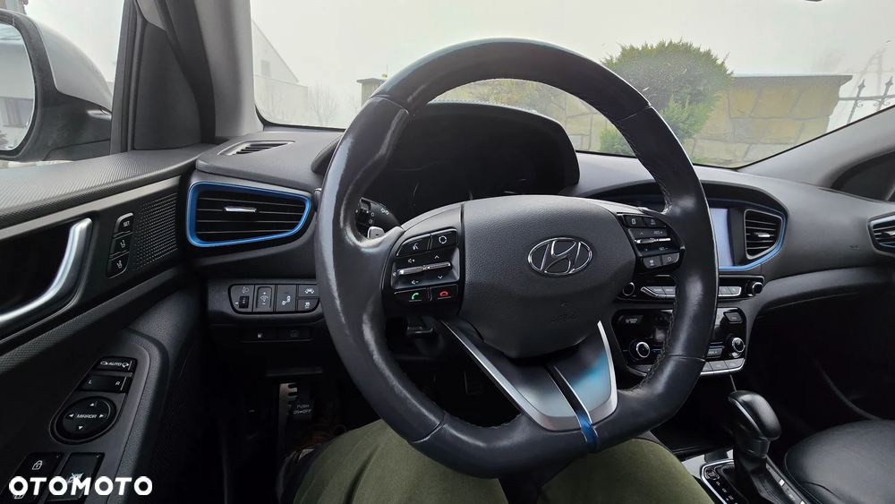 Hyundai IONIQ 1.6 GDI Premium - 27
