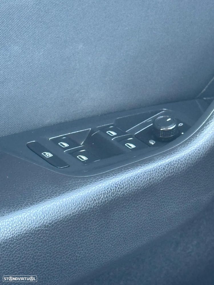 VW Passat Variant 1.6 TDI Confortline - 31