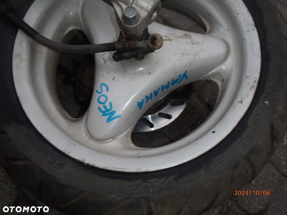 felga koło opona widelec amortyzator laga ślimak napęd opona 12 zacisk przewód tarcza hamulcowy Yamaha Neo's neos - 2