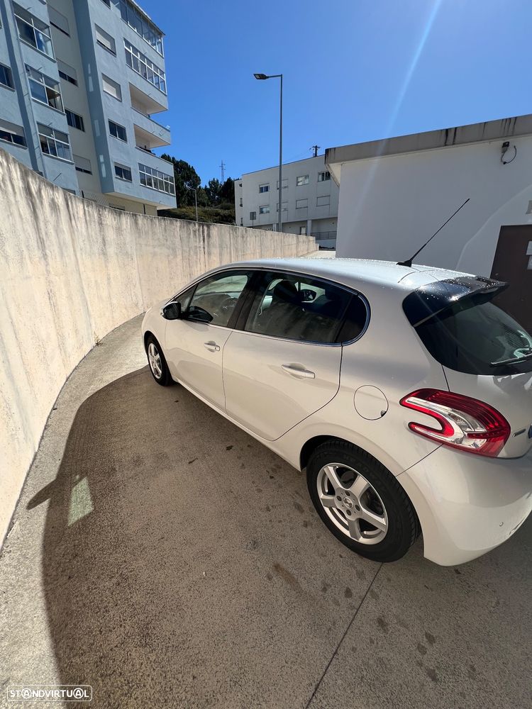 Peugeot 208 - 2