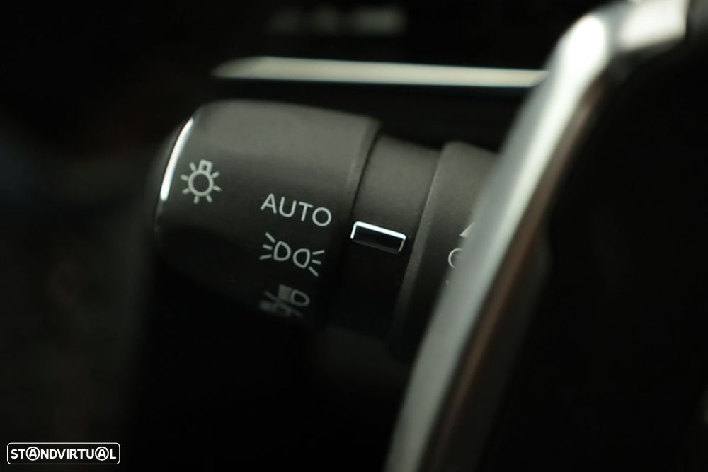 Peugeot 3008 1.2 Hybrid Allure e-DCS6 - 16