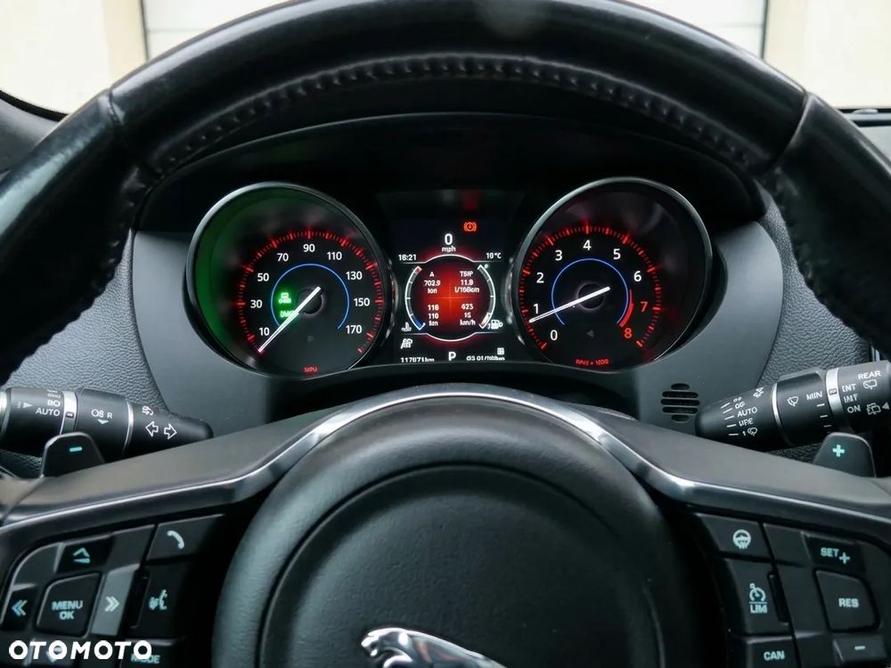 Jaguar F-Pace 30t AWD Prestige - 9