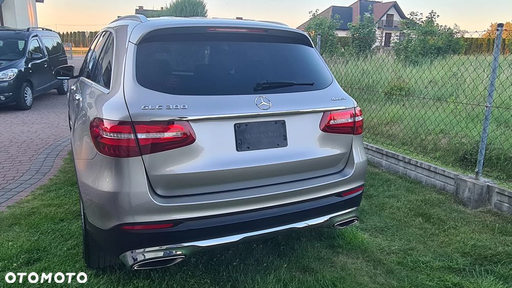 Mercedes-Benz GLC 300 4-Matic - 3