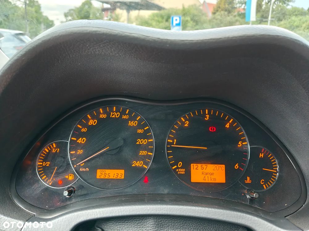 Toyota Avensis 2.2 D-4D X Premium - 21