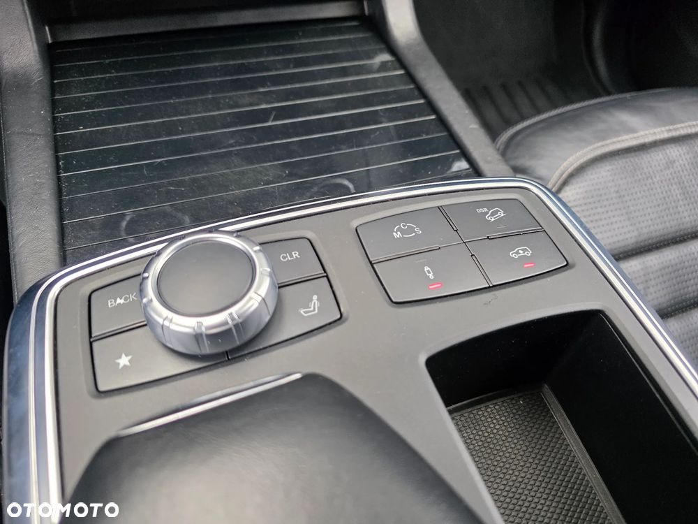 Mercedes-Benz ML 63 AMG 4-Matic - 17