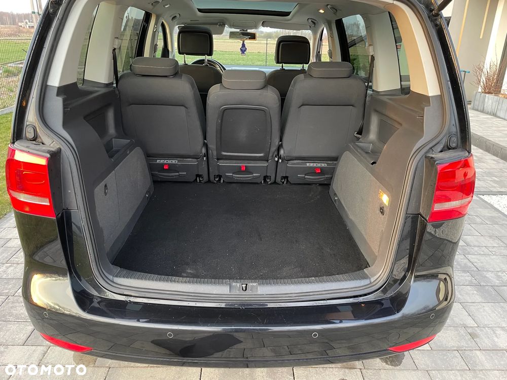 Volkswagen Touran 2.0 TDI DPF DSG MATCH - 24