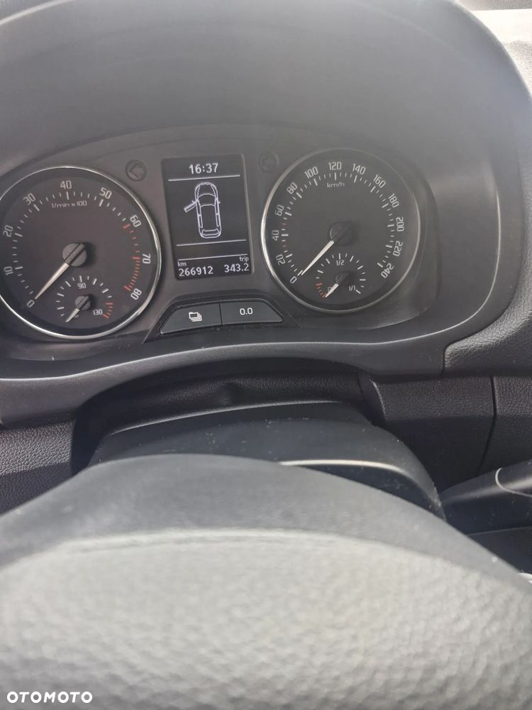 Skoda Fabia - 8