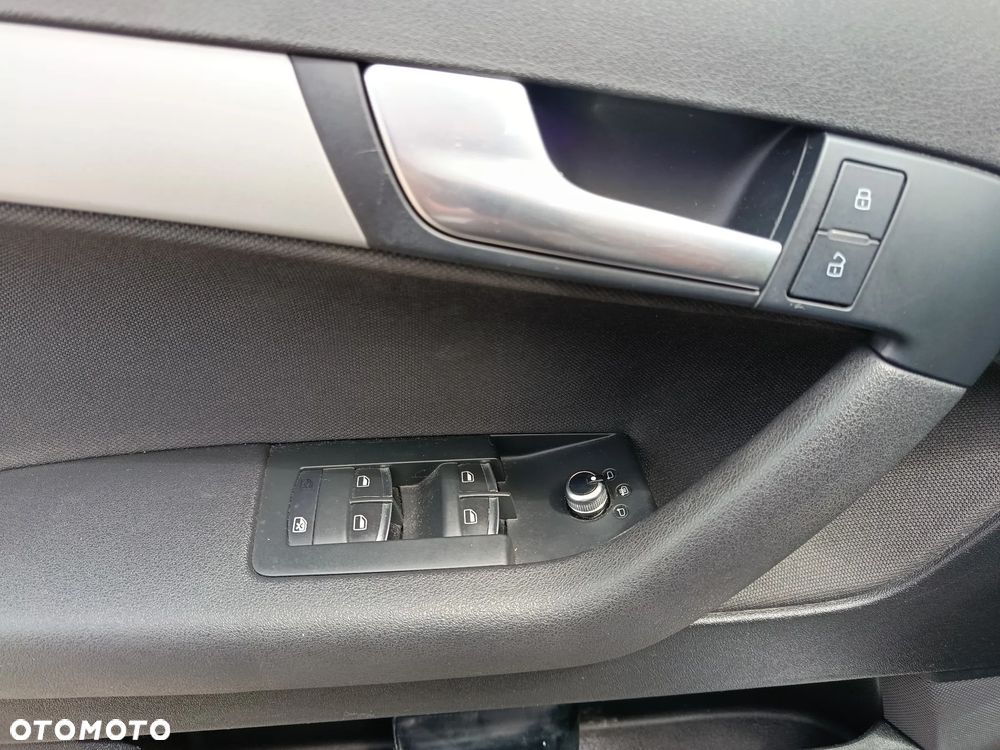 Audi A3 Sportback 1.6 Ambiente - 16