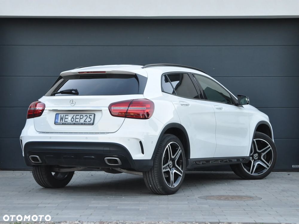 Mercedes-Benz GLA 220 4-Matic AMG Line - 2