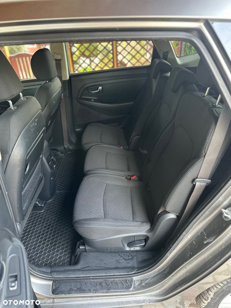 Kia Carens 1.7 CRDi M 7os EU6 - 20