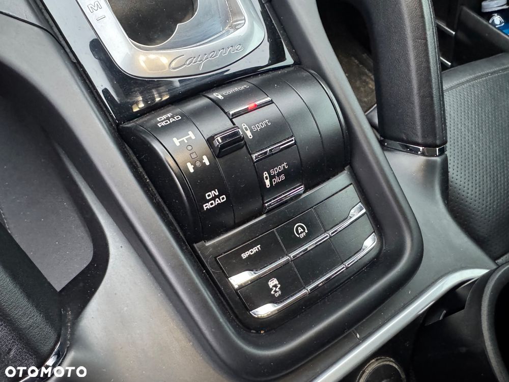 Porsche Cayenne - 21