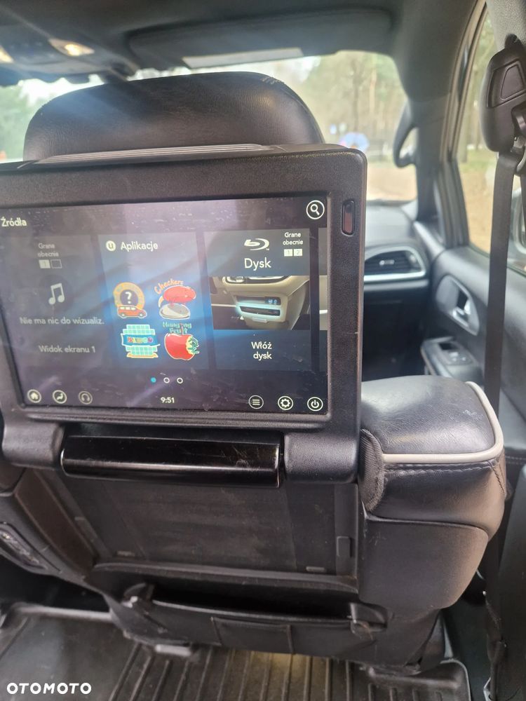 Chrysler Pacifica - 13