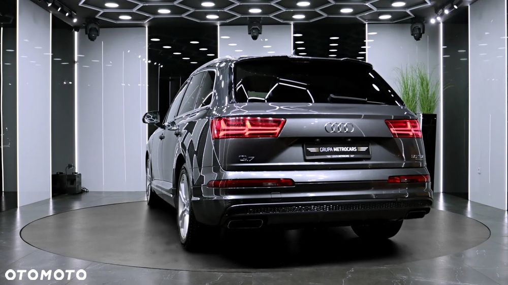 Audi Q7 - 7