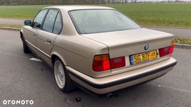 BMW Seria 5 520i - 10