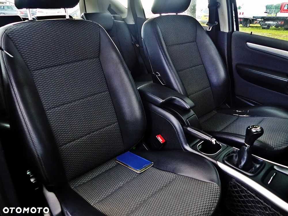 Mercedes-Benz Klasa A 160 BlueEFFICIENCY Elegance - 26