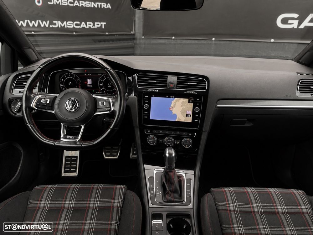Volkswagen Golf GTI 2.0 TSI OPF DSG Performance — fotografia 12