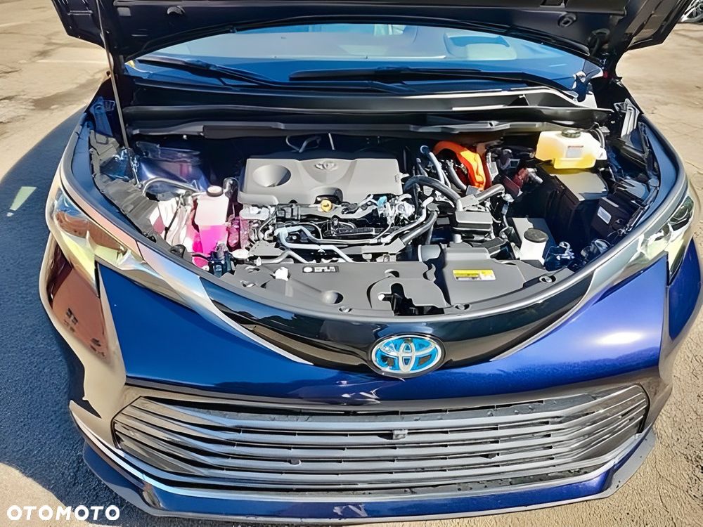 Toyota Sienna - 12