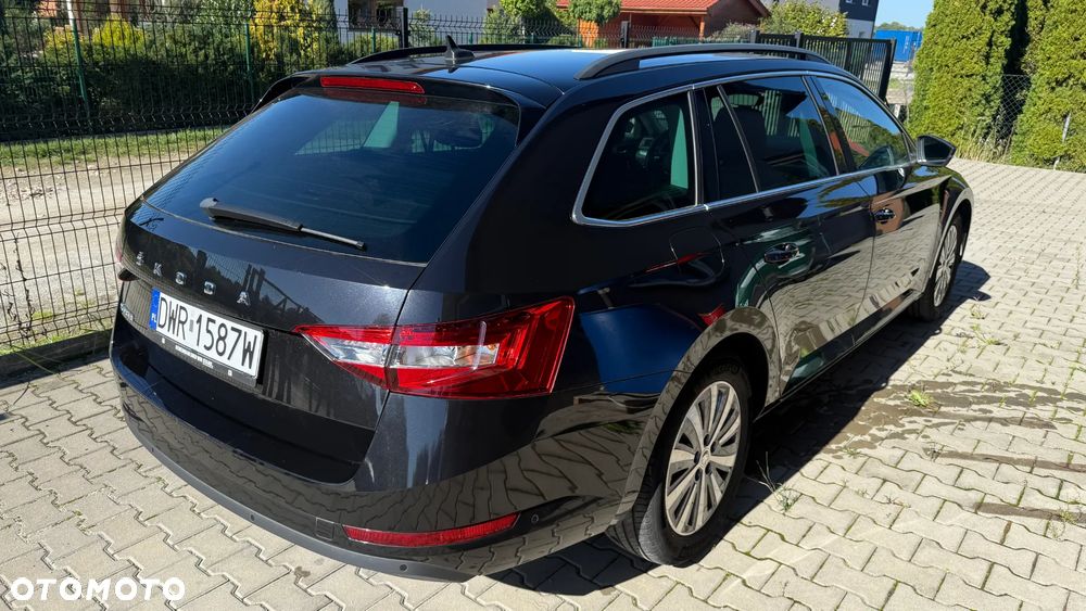 Skoda Superb 2.0 TDI SCR Ambition DSG - 36