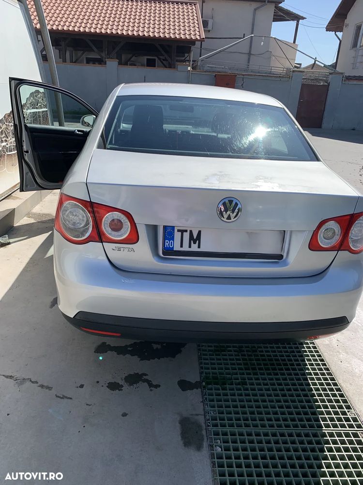 Volkswagen Jetta - 9