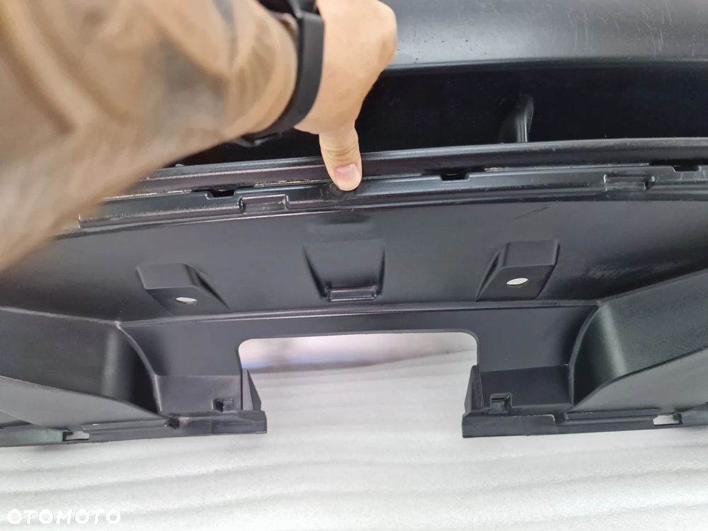 LAND ROVER DISCOVERY V L462 15- SPOJLER / DOKŁADKA ZDERZAKA PRZEDNIEGO PRZÓD , NR HY32-17F775-A , NR AUKCJI DT626 - 19