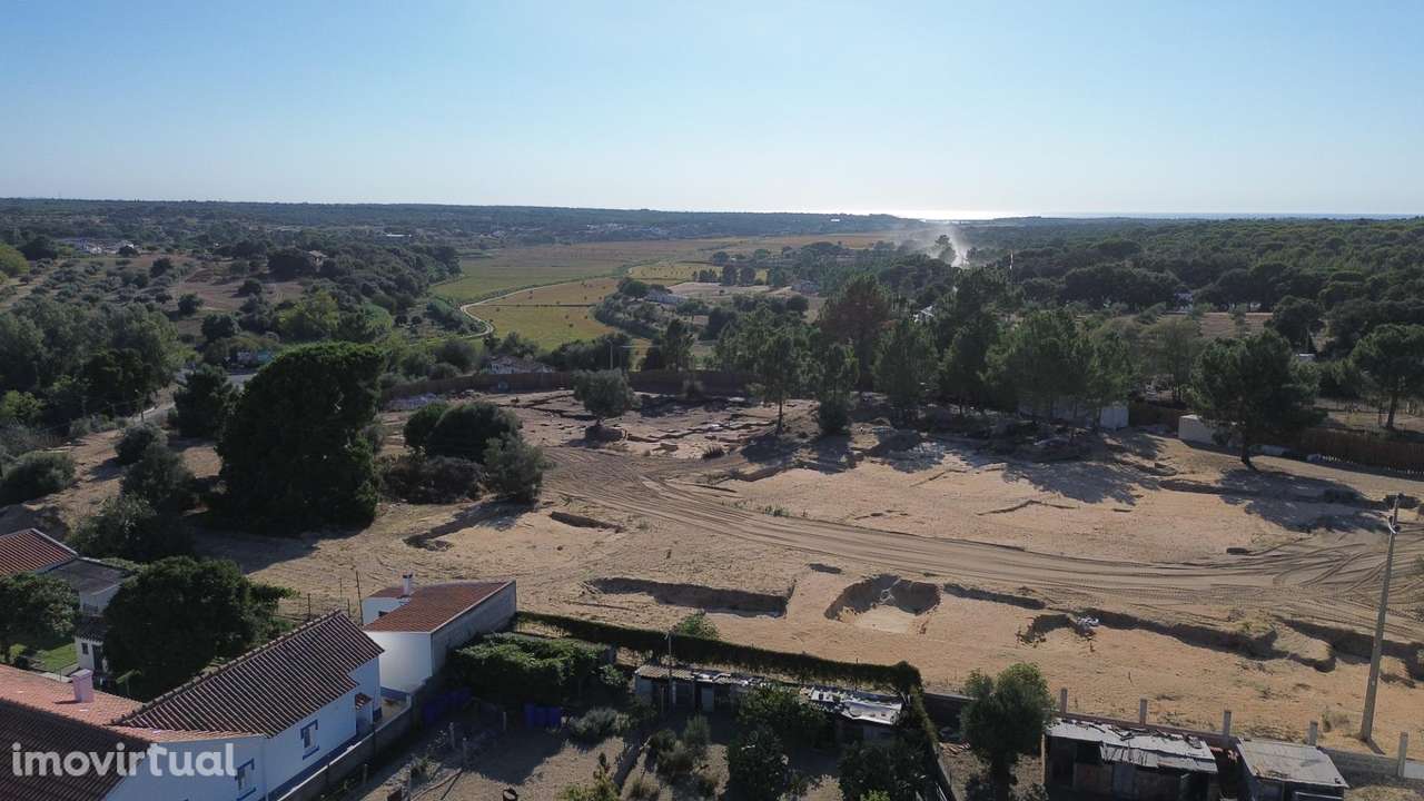 Quintinha com 2.163 m2 dentro do perímetro urbano de Melides - Grande imagem: 3/26