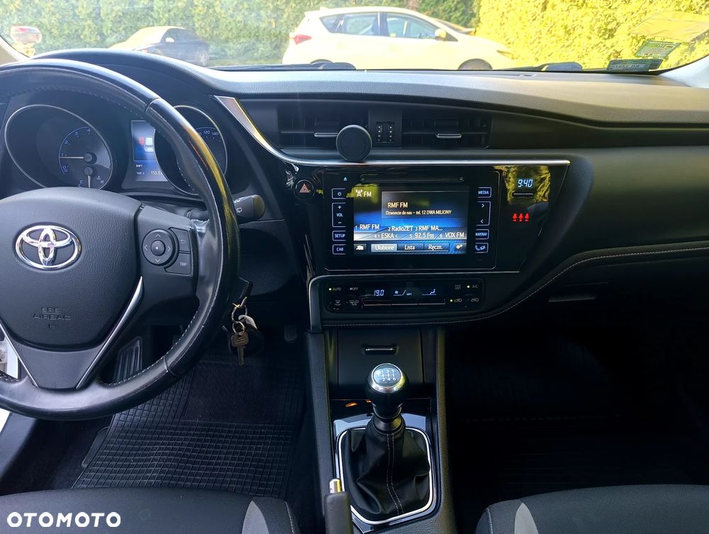 Toyota Auris 1.6 Premium - 7