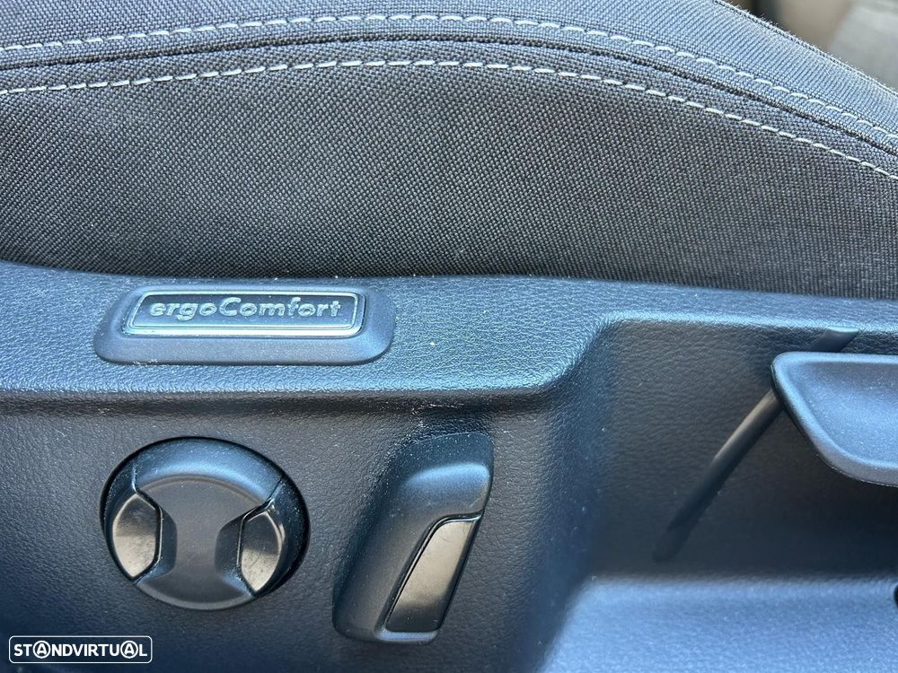 VW Passat Variant 2.0 TDi Business DSG - 45