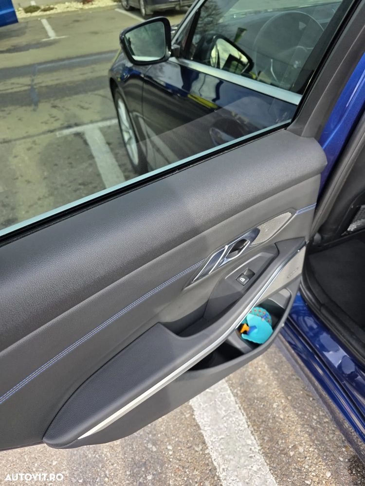 BMW Seria 3 320d xDrive AT MHEV - 22