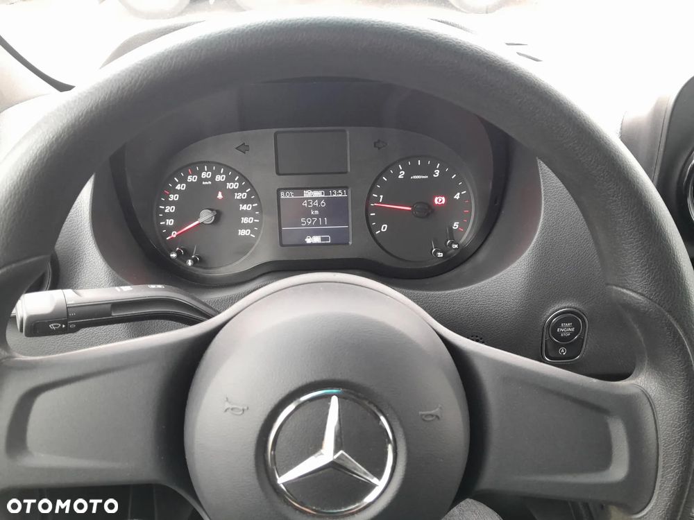 Mercedes-Benz Sprinter - 13