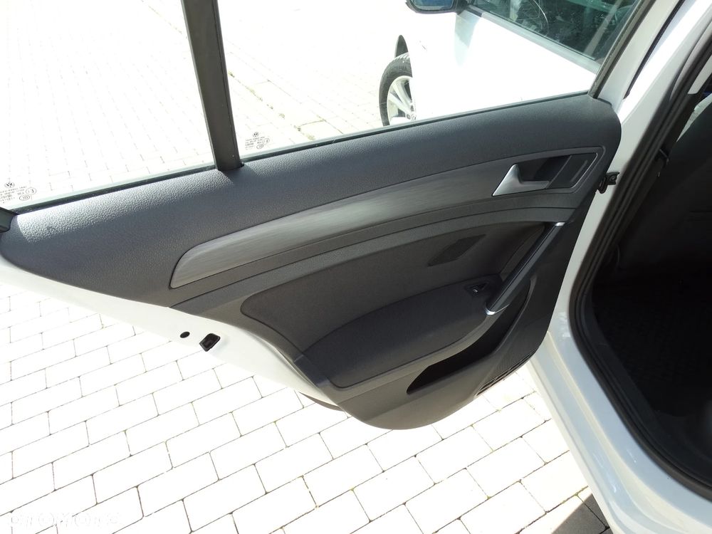 Volkswagen Golf 1.5 TSI BlueMotion ACT Comfortline - 29