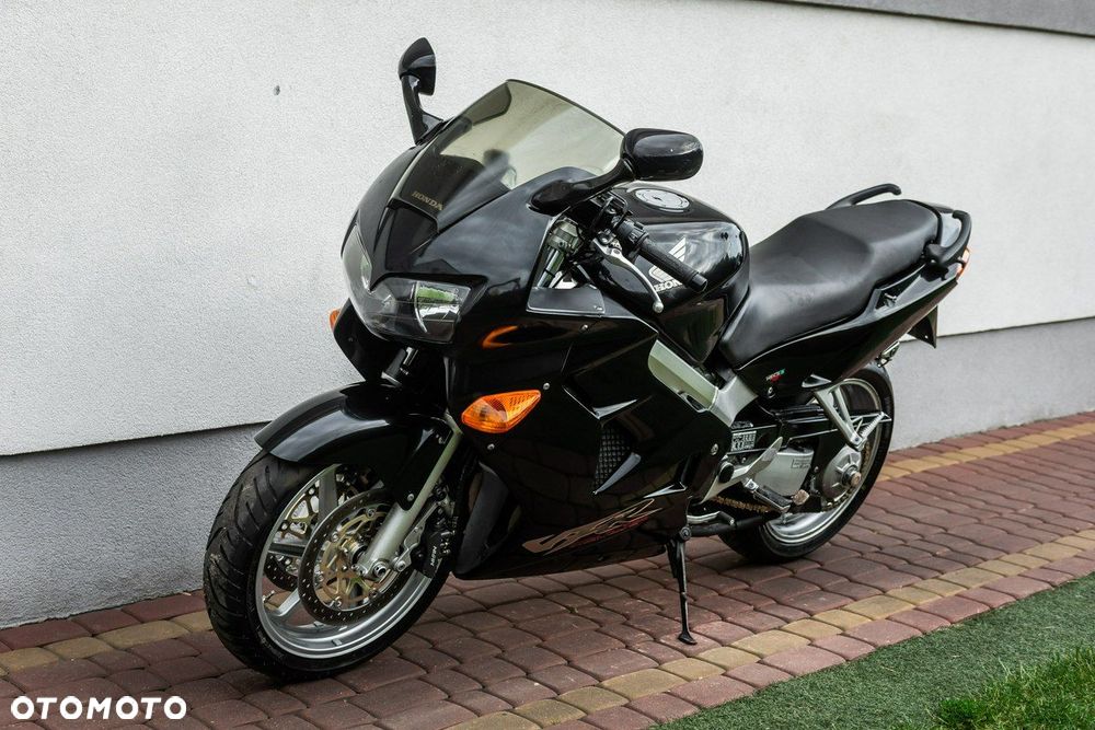Honda VFR - 6