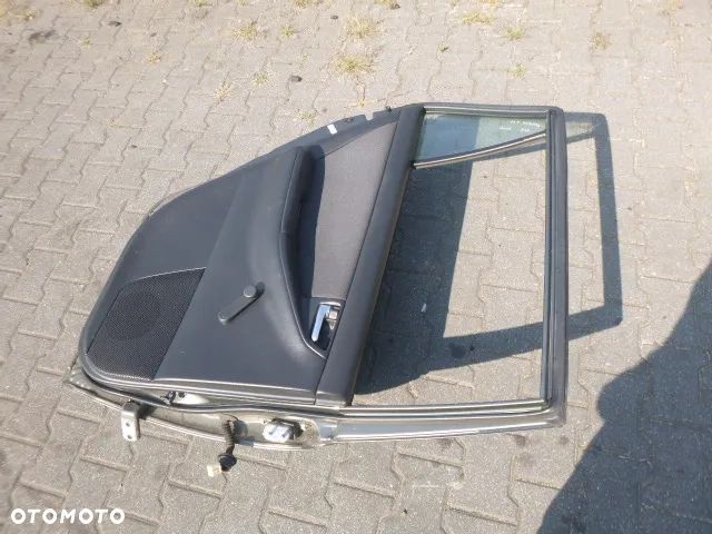 DRZWI LEWY TYŁ LEWE TYLNE KOMPLETNE TOYOTA COROLLA E12 KOMBI KOLOR 1C3 - 19