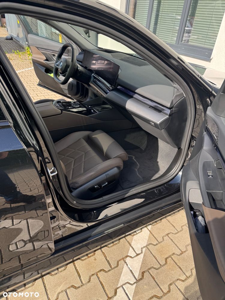 BMW Seria 5 - 26