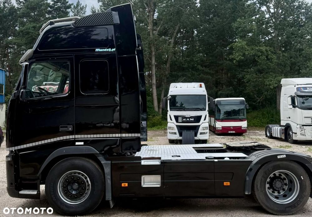 Volvo FH420 GLOB XXL I-SHIFT RETARDER STANDKLIMA LONG CHASIS BLACK EDITION FULLSPOJLERY 1xALUTANK ORUROWANIE Z HALOGENAMI XENONY LEDY SKÓRA 730000km 2011r EURO 5 EEV IGŁA - 4