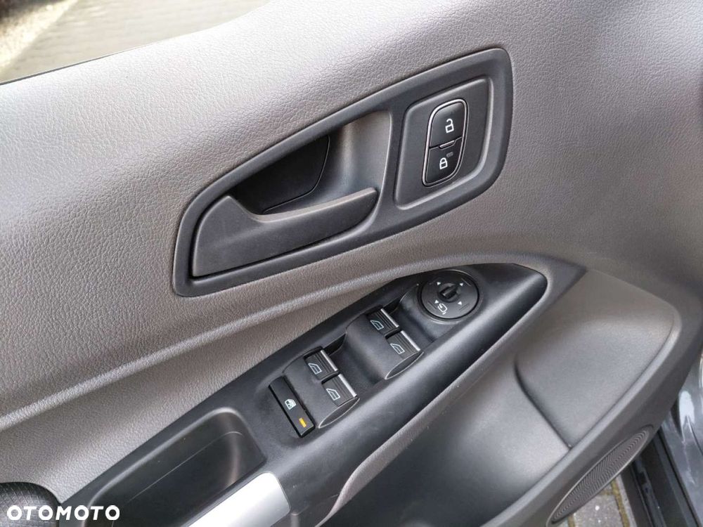 Ford Transit Connect - 11