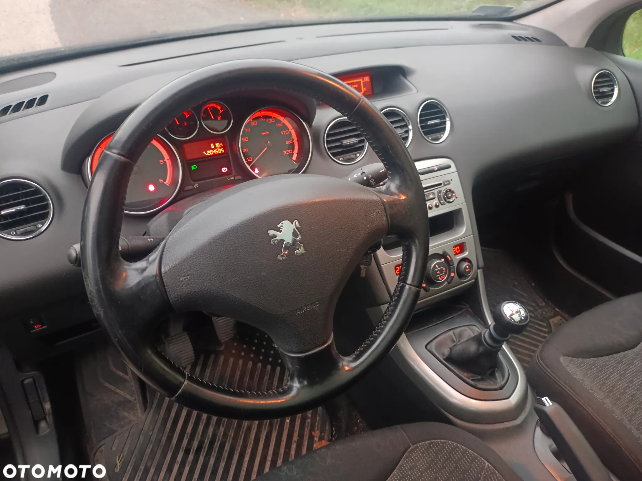 Peugeot 308 - 8