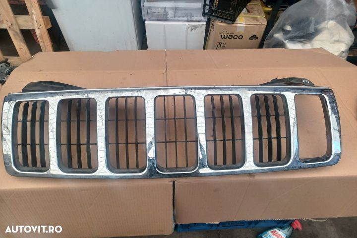 Grila radiator 5JF94TRMAE  82209206 Jeep Grand Cherokee WK [2004 - 20 - 1