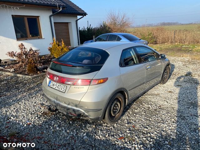 Honda Civic 1.8 Executive - 4