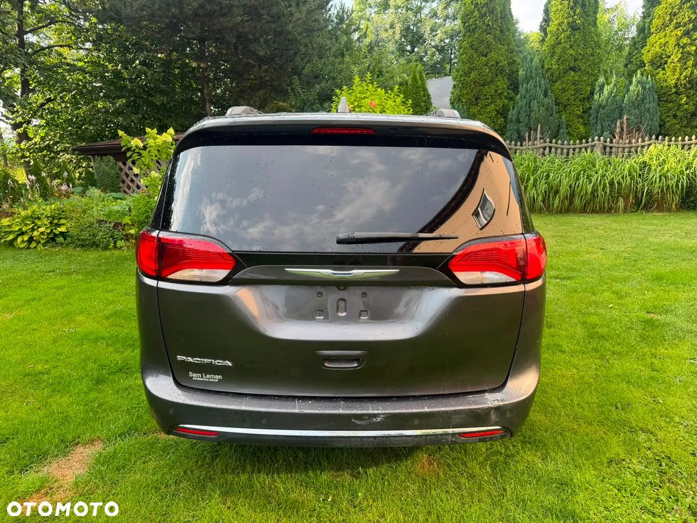 Chrysler Pacifica - 8
