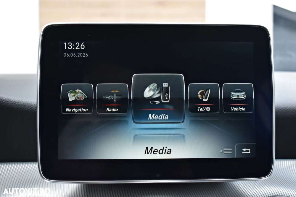 Mercedes-Benz GLA 200 7G-DCT Urban - 24