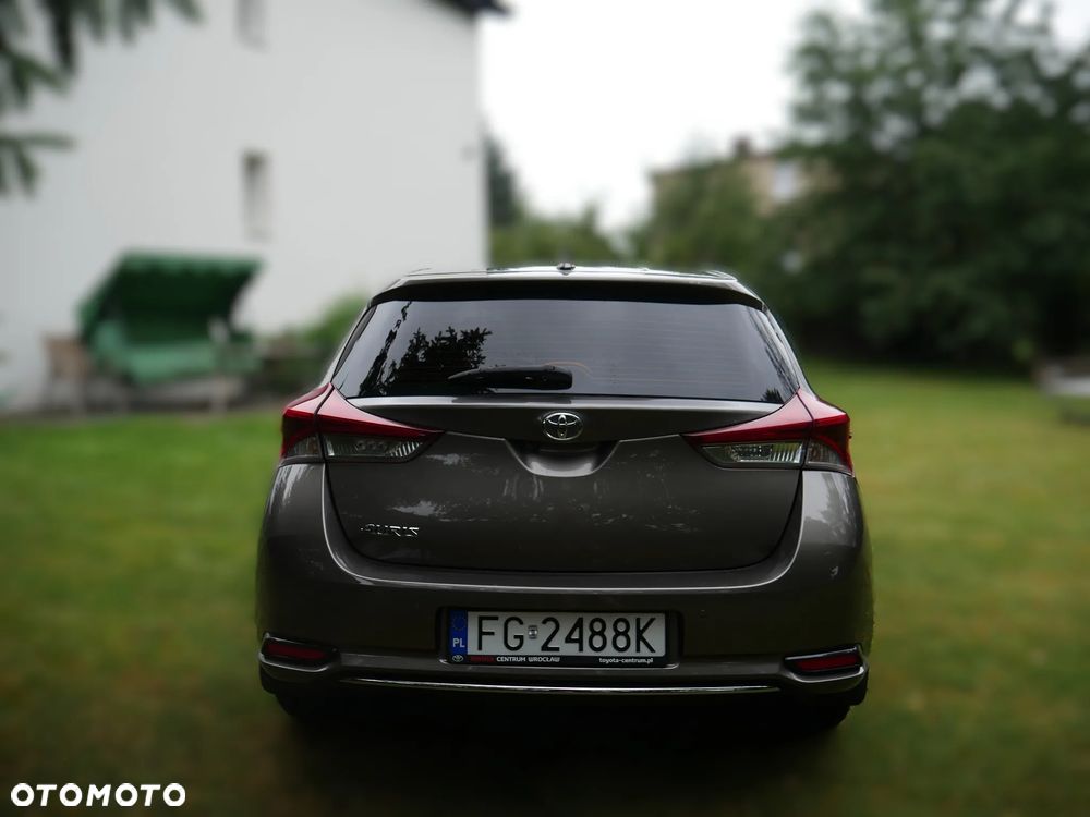 Toyota Auris 1.6 Premium - 4